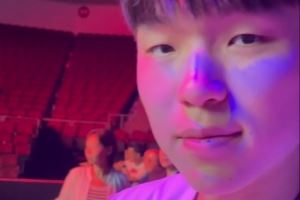 梦幻联动😍杨瀚森为王楚钦比赛挑边 称小时候练过一个月乒乓球