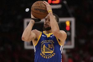 埃迪-豪斯：我曾当面告诉过库里 他是我见过最伟大的射手