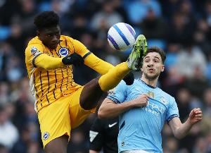 天空：曼联尚未就巴莱巴与布莱顿接触，他们目前的重点在出售球员