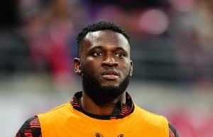 米体：博尼法斯在米兰的体检推迟，1月份曾因体检问题未能去沙特