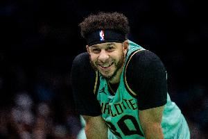 Stein：勇士与小库里签的是ex-9合同 裁了等新赛季打一个月再重签