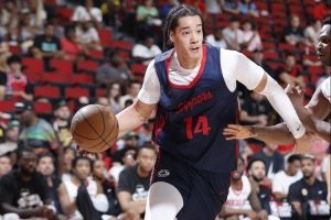 卢谈30号秀尼德豪泽：他理解了球队防守体系 进攻也知道该做什么