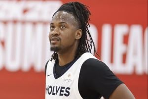 队记：为给朱赞腾双向合同名额 森林狼裁掉特里斯滕-牛顿