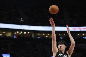 杨瀚森谈5失误：想尝试没做过的事但这伤害了球队 后面没再试了